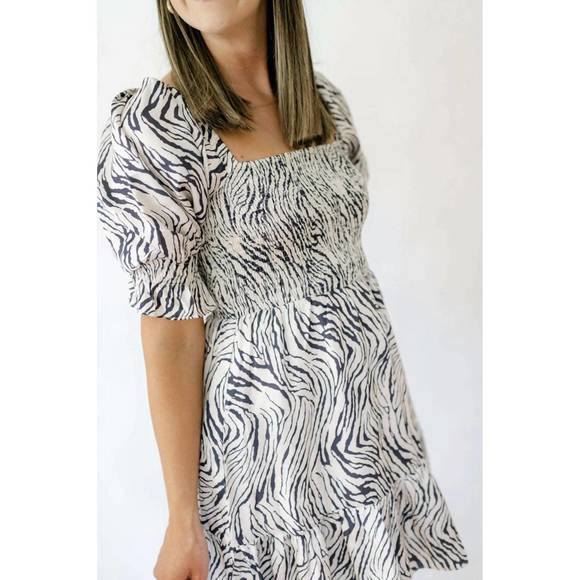 NEW LUCY PARIS satin smocked zebra dress in navy/ivory - Picture 2 of 6